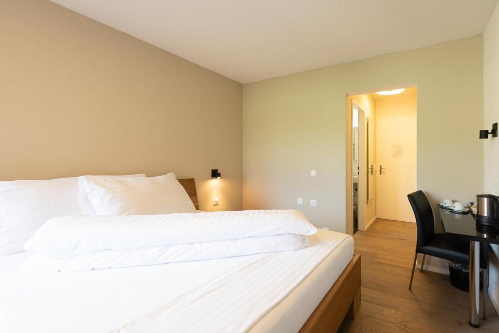 Noah Hotel Ruti  Ngoại thất bức ảnh