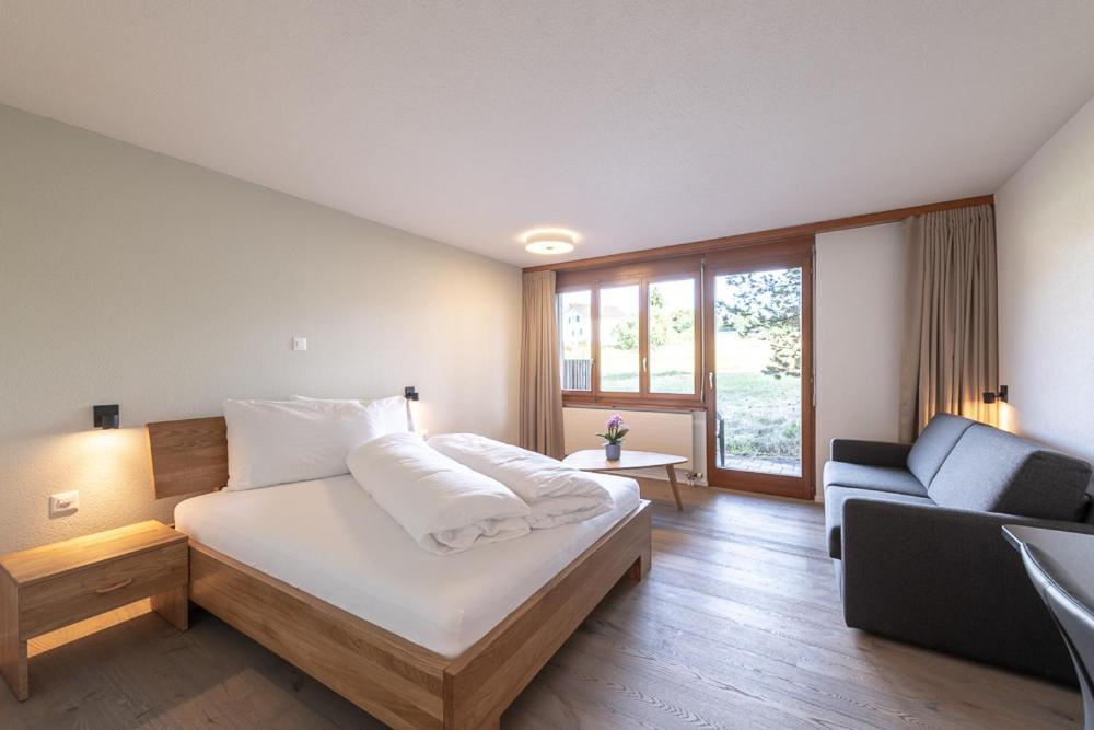 Noah Hotel Ruti  Ngoại thất bức ảnh