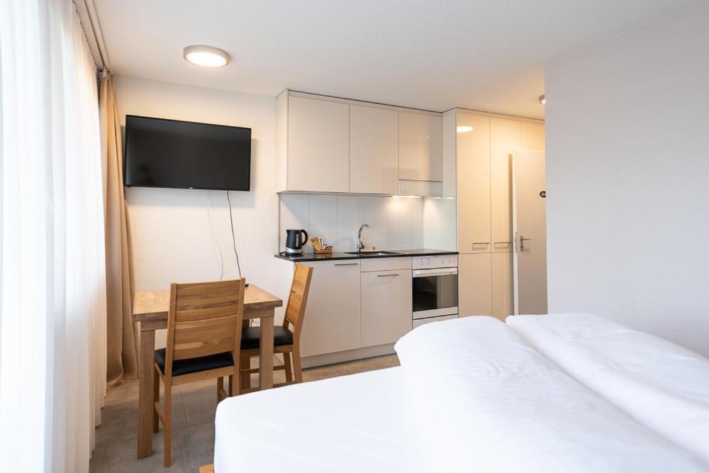 Noah Hotel Ruti  Ngoại thất bức ảnh